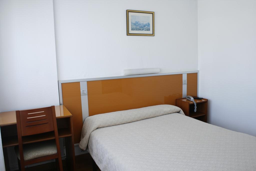 Hostal Liste Station A Coruña Pokoj fotografie